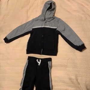 Calvin Klein boys almost new hoodie set, size 6